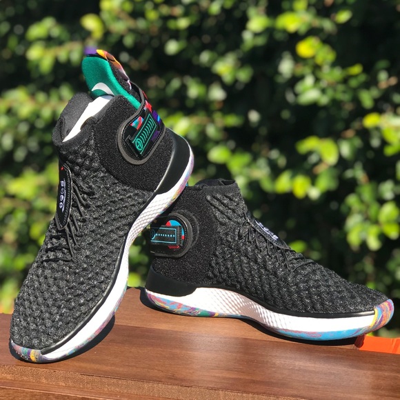 Nike Air Zoom UNVRS Flyease Basketball Shoes - Picture 3 of 10